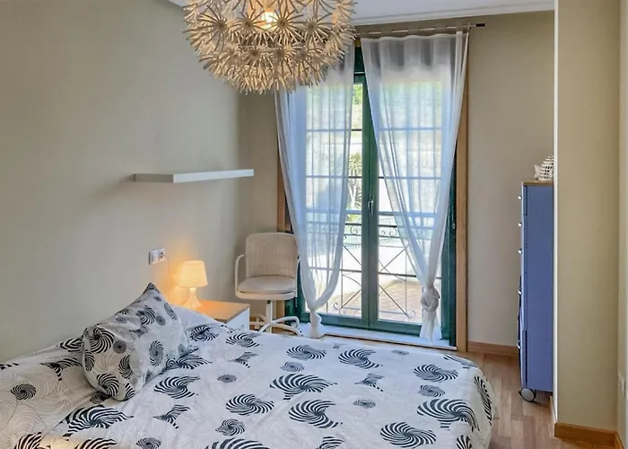 Prázdninový dům 4 Bedroom Amazing In Ortigueira Porto de Espasante