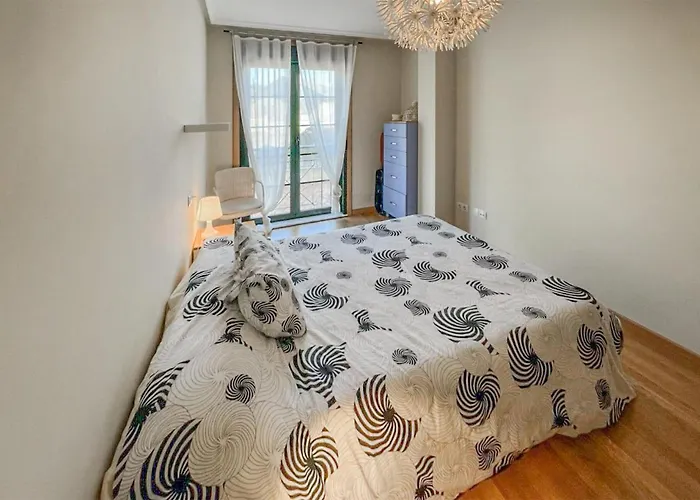 4 Bedroom Amazing In Ortigueira Porto de Espasante